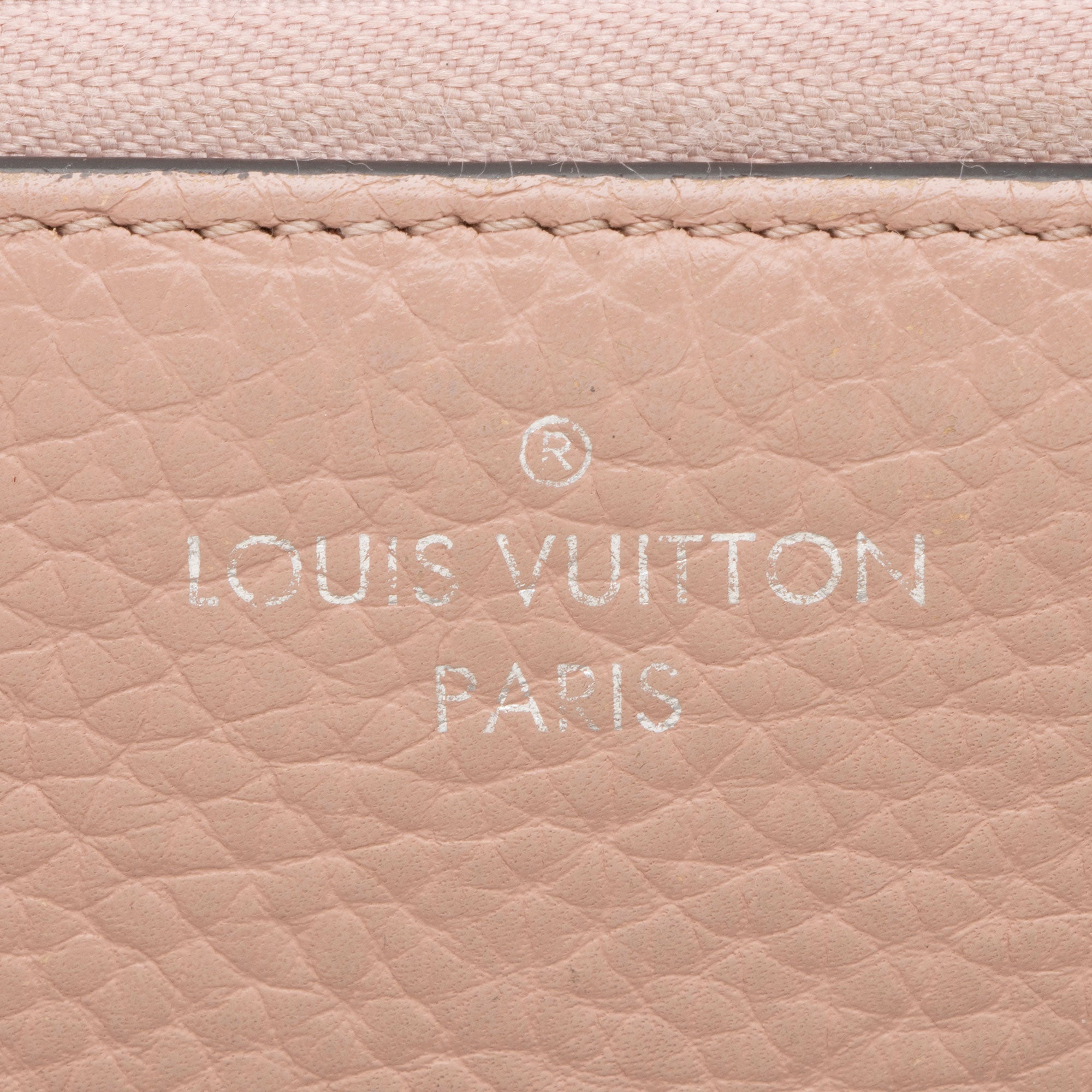 Louis Vuitton Veau Cachemire Comete Zip Around Wallet