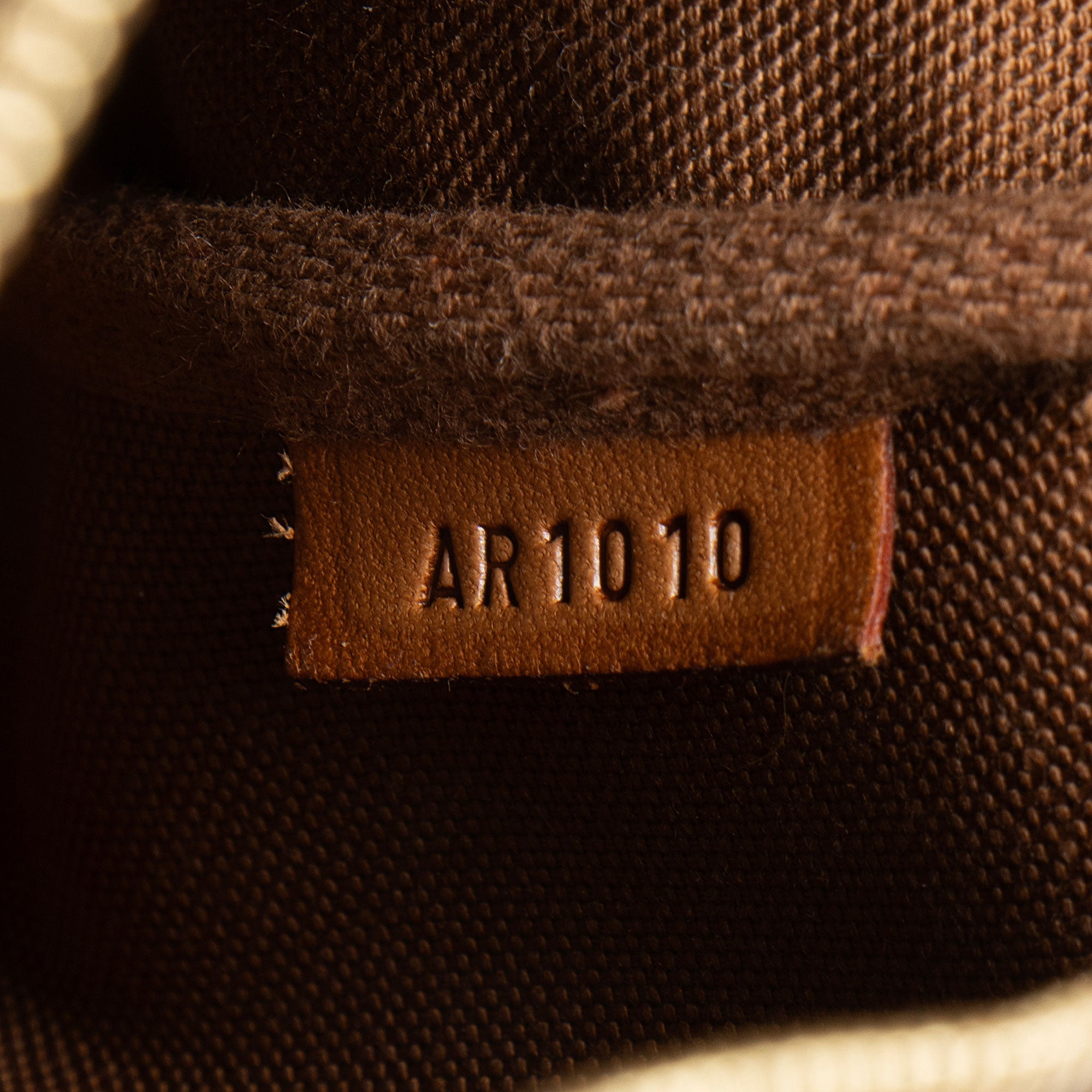 Louis Vuitton Vintage Monogram Canvas Pochette Accessoires