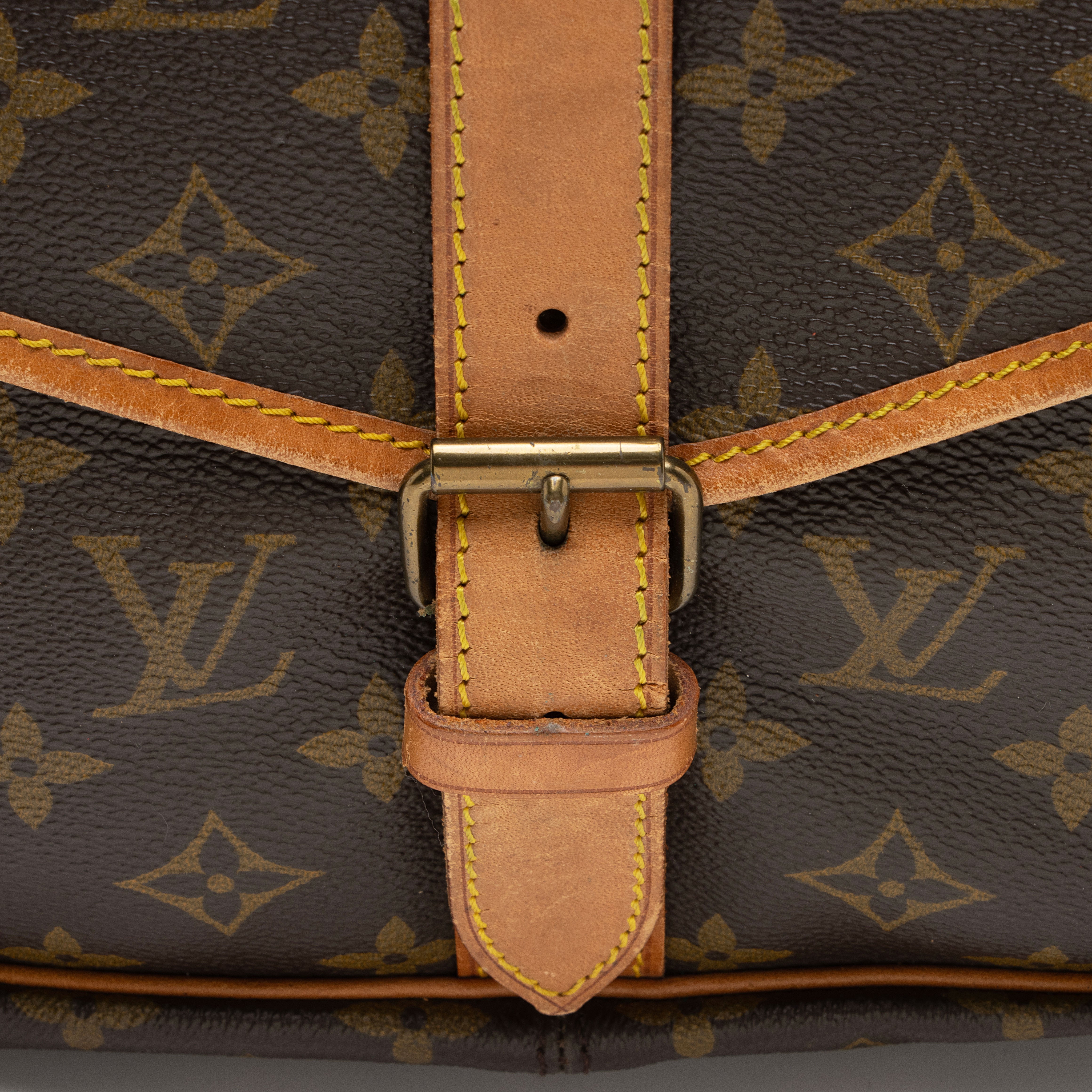 Louis Vuitton Vintage Monogram Canvas Saumur 35 Messenger
