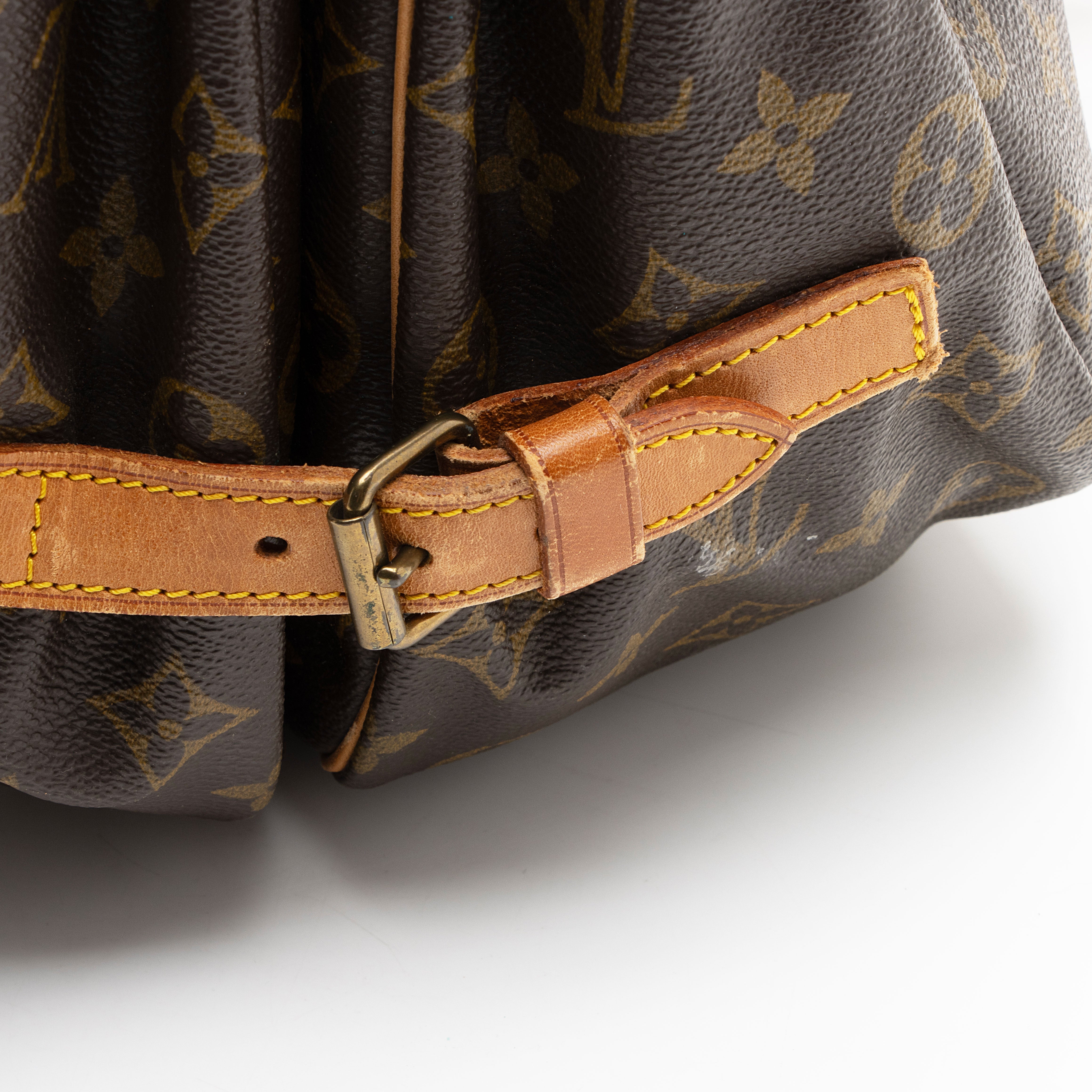 Louis Vuitton Vintage Monogram Canvas Saumur 35 Messenger