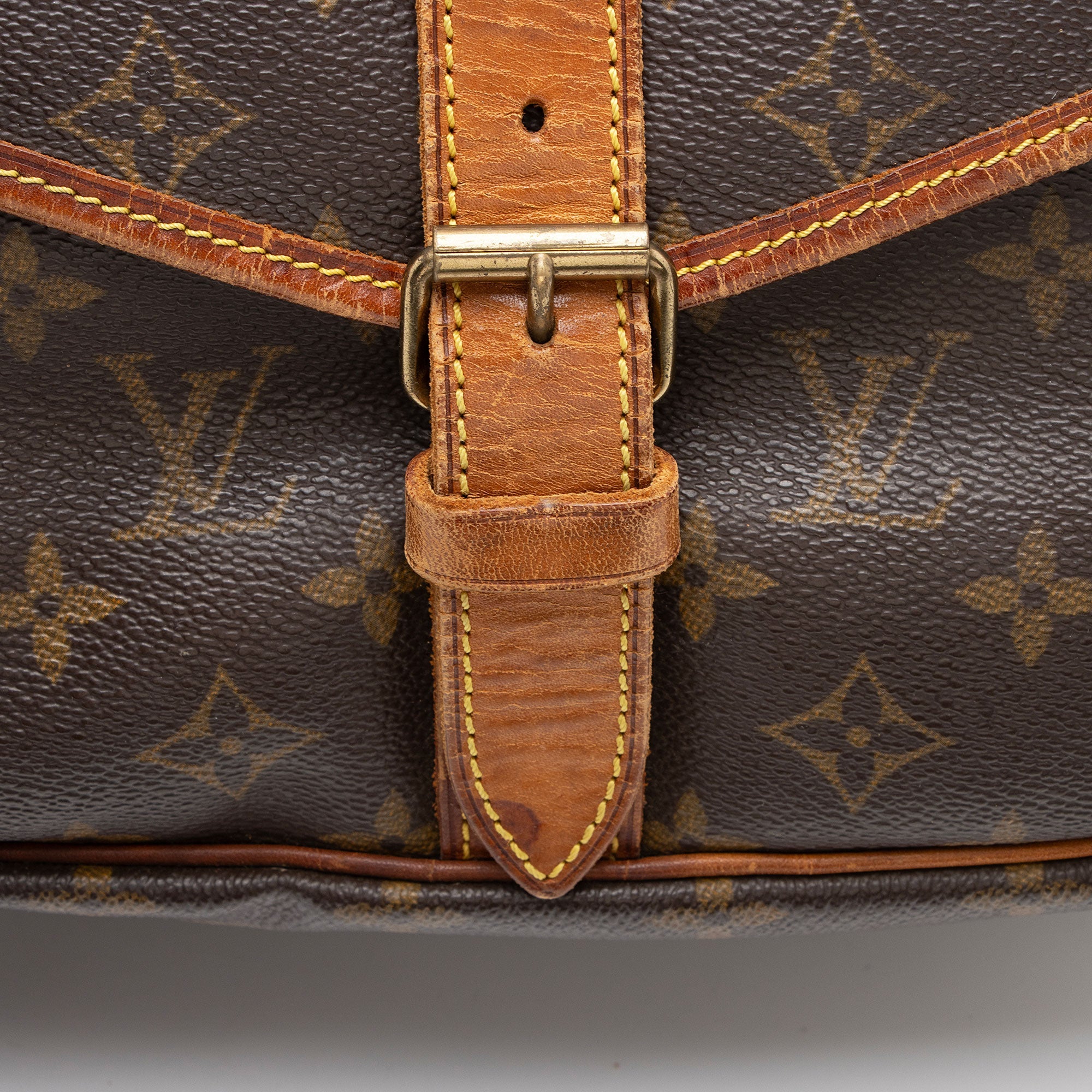 Louis Vuitton Vintage Monogram Canvas Saumur 35 Messenger