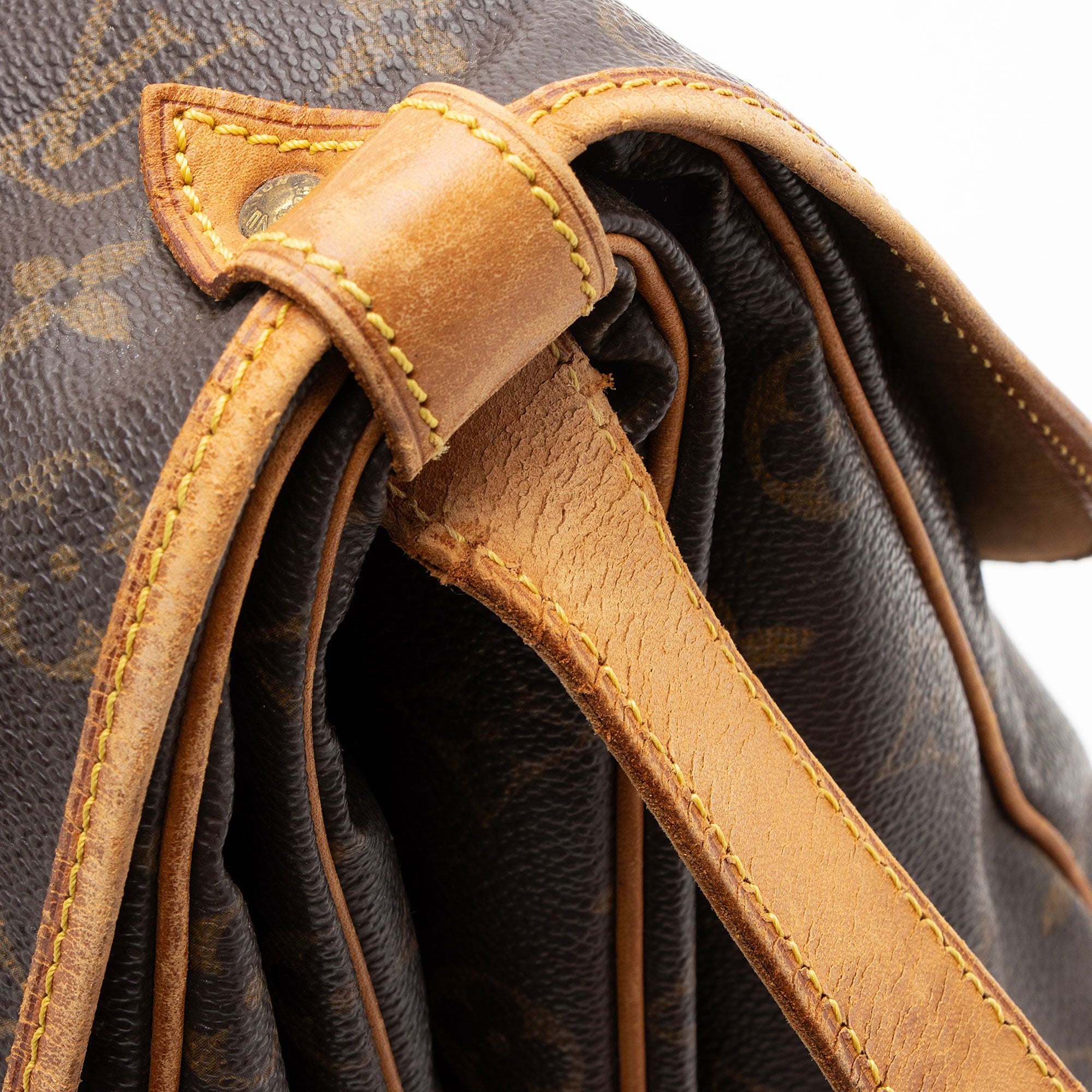 Louis Vuitton Vintage Monogram Canvas Saumur 35 Messenger