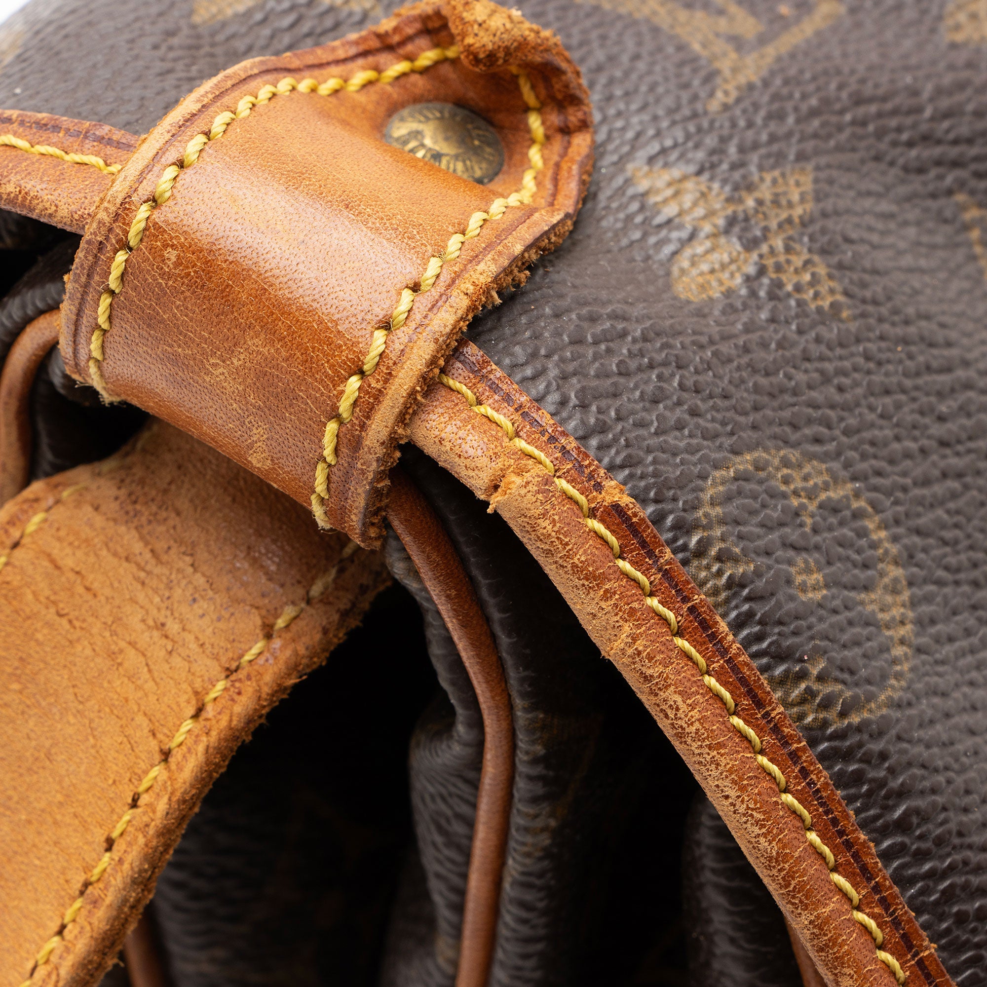 Louis Vuitton Vintage Monogram Canvas Saumur 35 Messenger