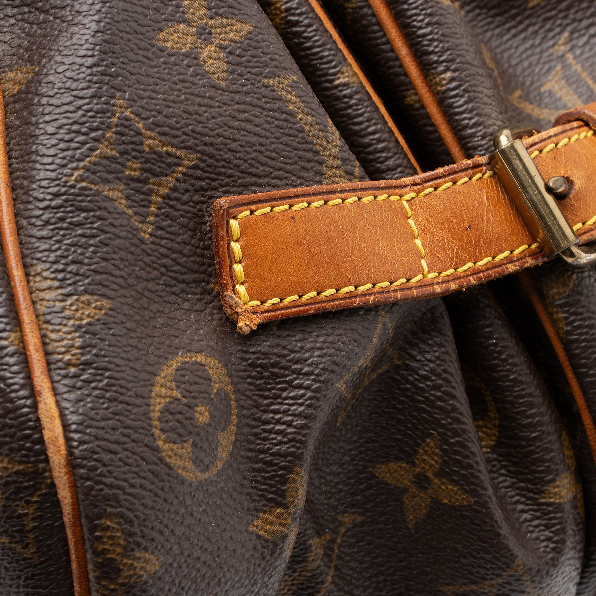 Louis Vuitton Vintage Monogram Canvas Saumur 35 Messenger