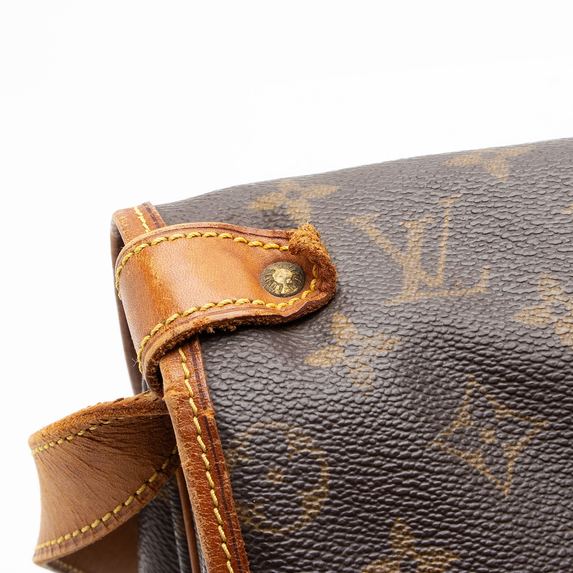 Louis Vuitton Vintage Monogram Canvas Saumur 35 Messenger