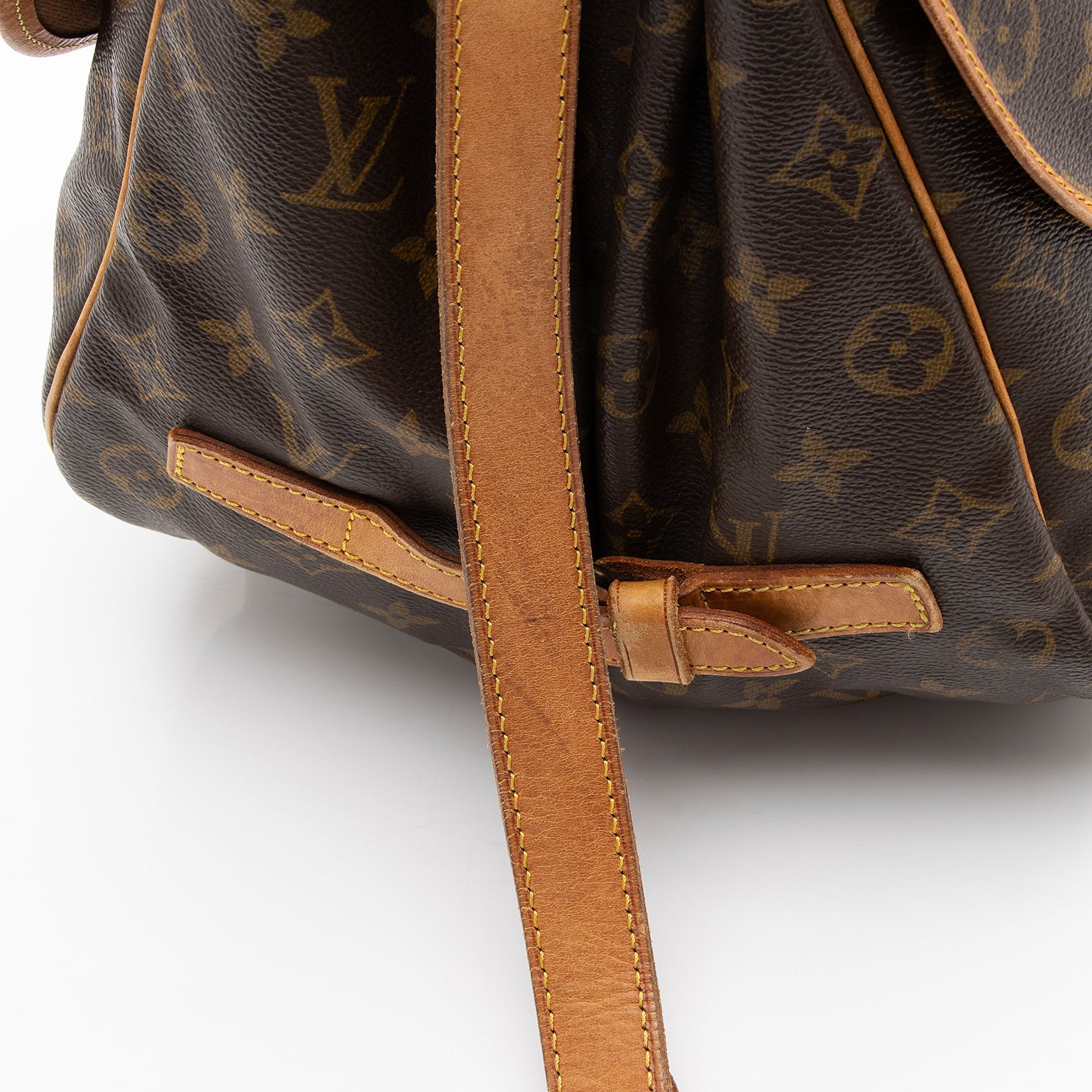 Louis Vuitton Vintage Monogram Canvas Saumur 35 Messenger