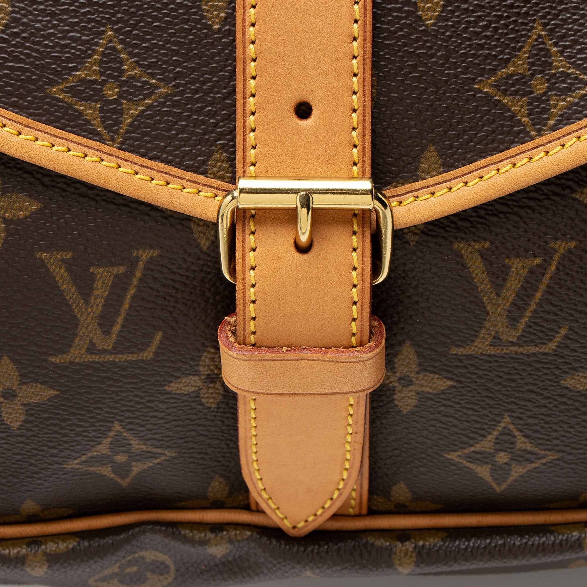 Louis Vuitton Vintage Monogram Canvas Saumur 35 Messenger