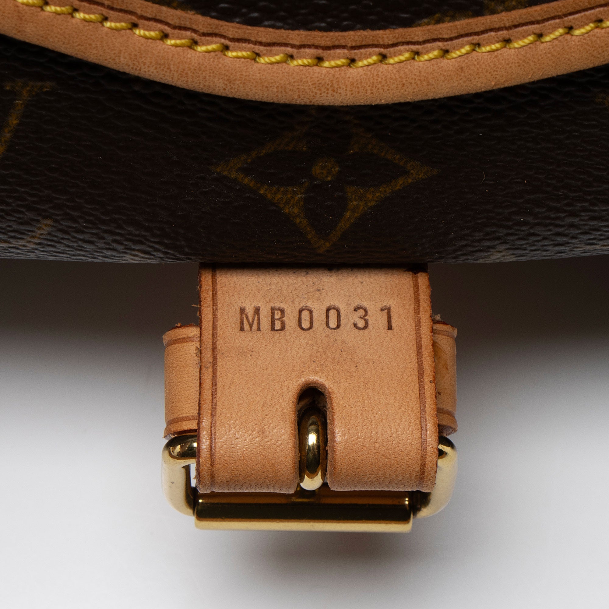 Louis Vuitton Vintage Monogram Canvas Saumur 35 Messenger
