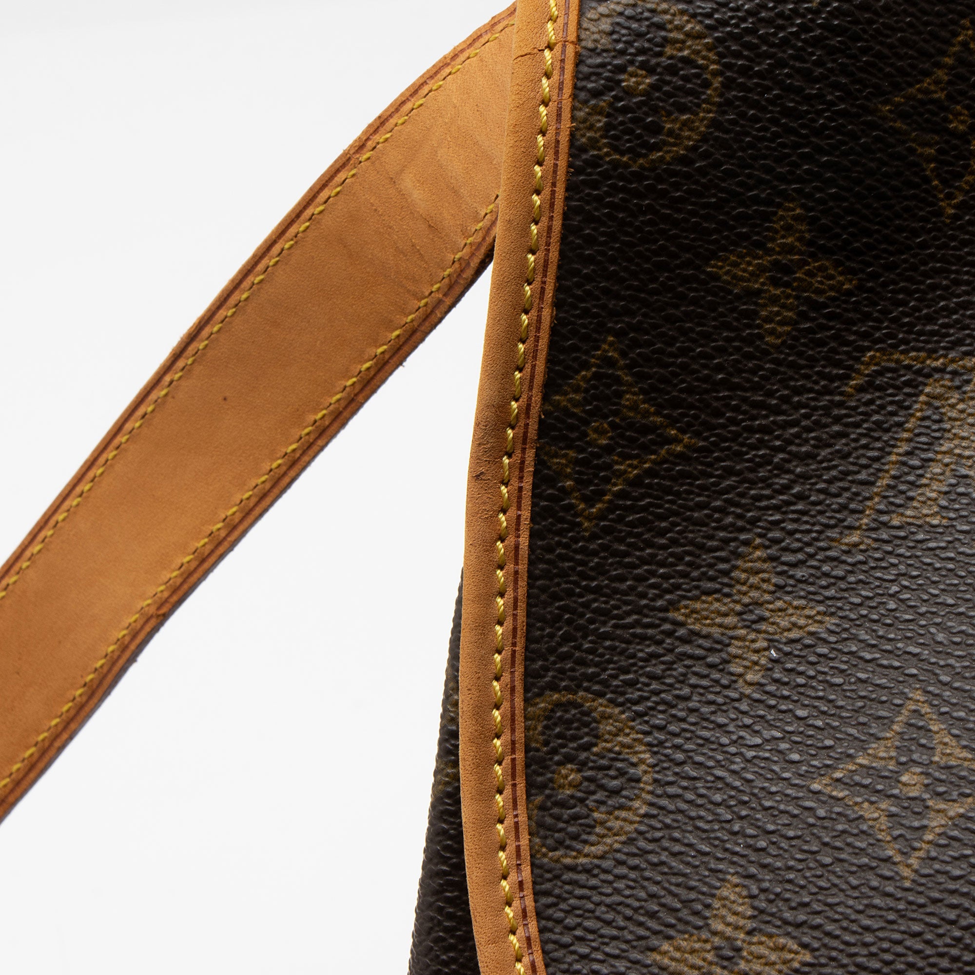 Louis Vuitton Vintage Monogram Canvas Saumur 35 Messenger