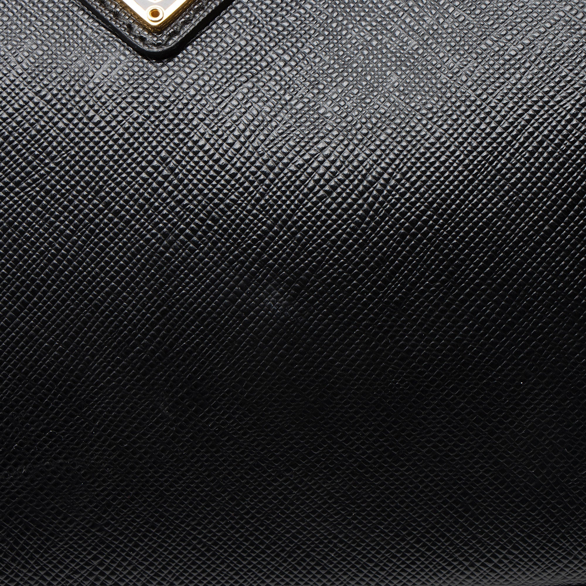 Prada Saffiano Re-Edition 2005 Crossbody